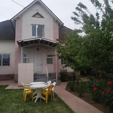 Guest House Regina Bulan Sogottuu Екстериор снимка