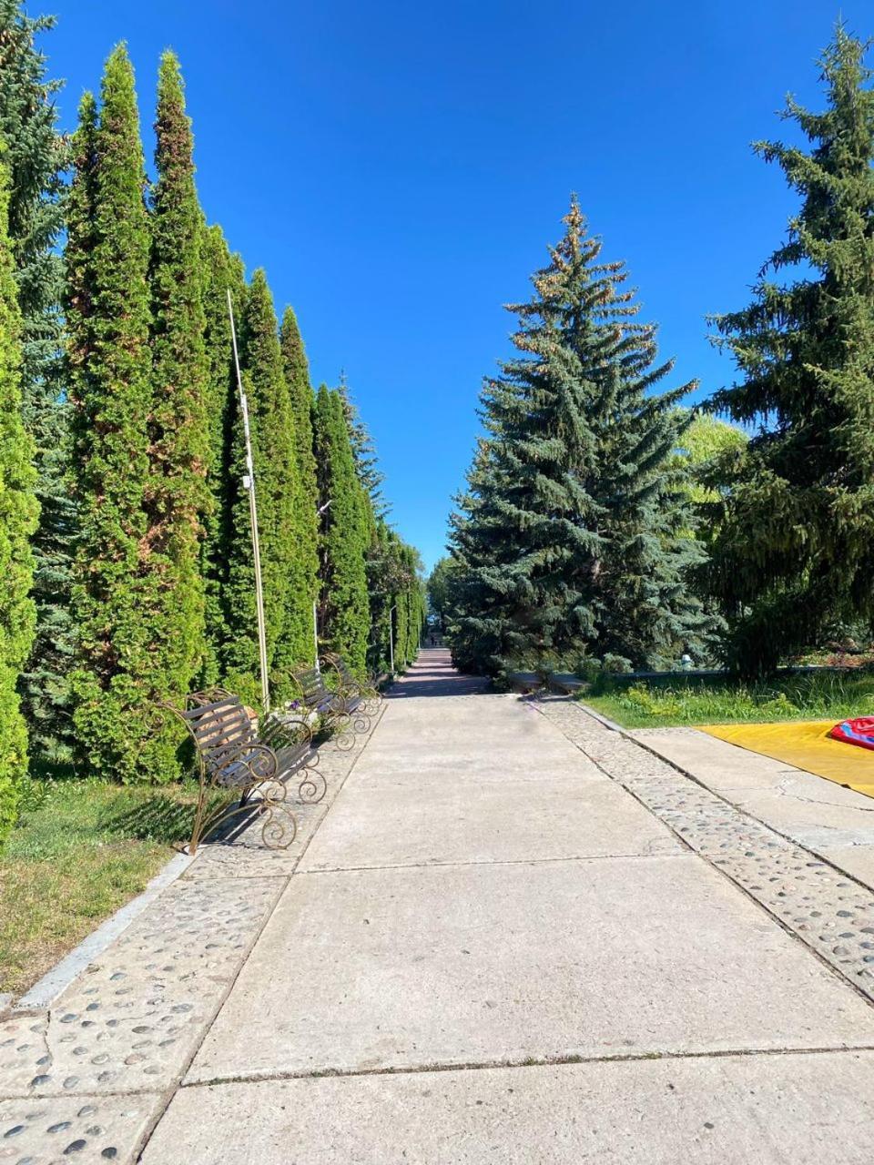 Guest House Regina Bulan Sogottuu Екстериор снимка